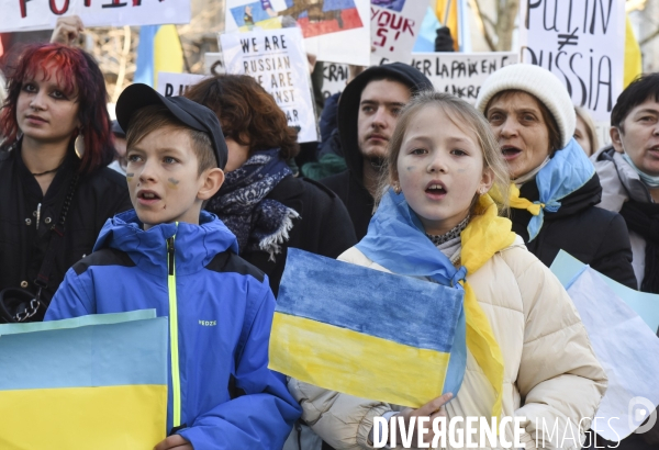 Guerre en UKRAINE. Rassemblement à Paris contre l invasion RUSSE en UKRAINE. Le 27.02.2022. Conflict in Ukraine. People protest against Russia s military invasion of Ukraine.