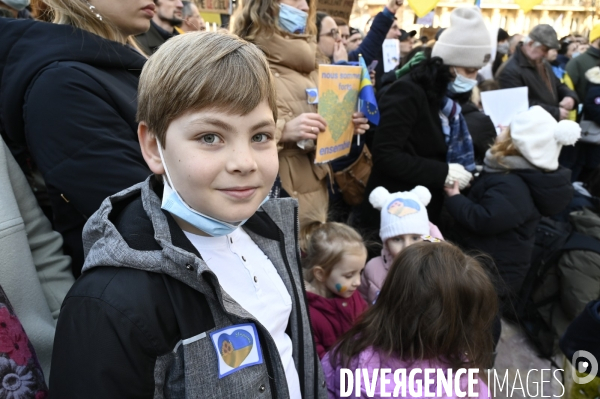 Guerre en UKRAINE. Rassemblement à Paris contre l invasion RUSSE en UKRAINE. Le 27.02.2022. Conflict in Ukraine. People protest against Russia s military invasion of Ukraine.