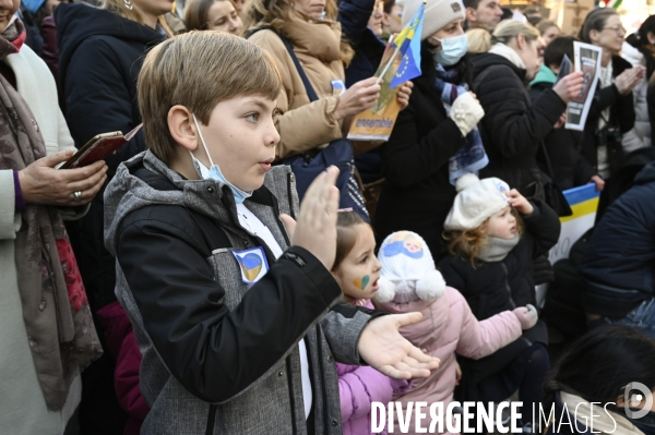 Guerre en UKRAINE. Rassemblement à Paris contre l invasion RUSSE en UKRAINE. Le 27.02.2022. Conflict in Ukraine. People protest against Russia s military invasion of Ukraine.