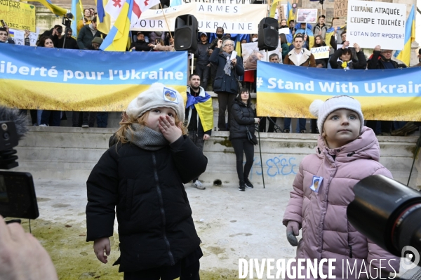 Guerre en UKRAINE. Rassemblement à Paris contre l invasion RUSSE en UKRAINE. Le 27.02.2022. Conflict in Ukraine. People protest against Russia s military invasion of Ukraine.