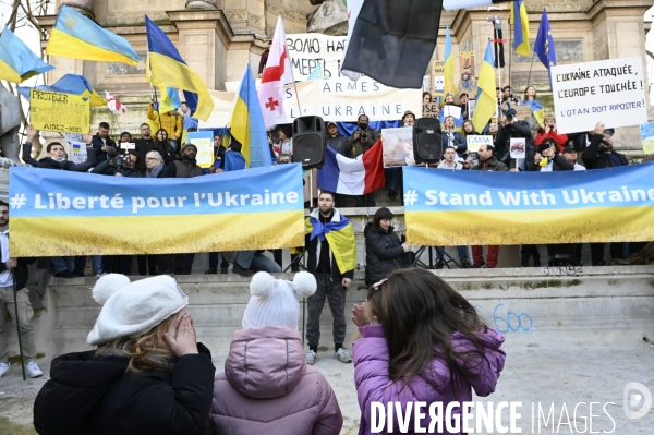 Guerre en UKRAINE. Rassemblement à Paris contre l invasion RUSSE en UKRAINE. Le 27.02.2022. Conflict in Ukraine. People protest against Russia s military invasion of Ukraine.