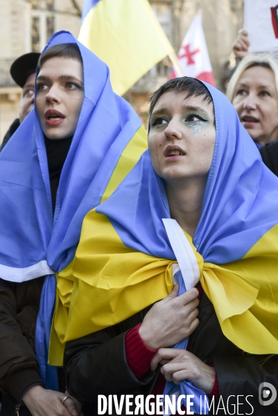 Guerre en UKRAINE. Rassemblement à Paris contre l invasion RUSSE en UKRAINE. Le 27.02.2022. Conflict in Ukraine. People protest against Russia s military invasion of Ukraine.