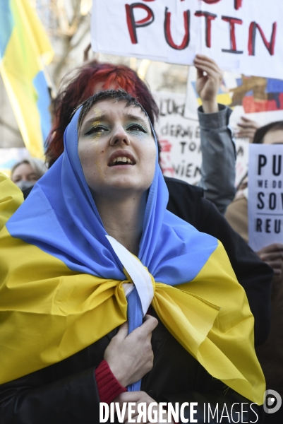 Guerre en UKRAINE. Rassemblement à Paris contre l invasion RUSSE en UKRAINE. Le 27.02.2022. Conflict in Ukraine. People protest against Russia s military invasion of Ukraine.