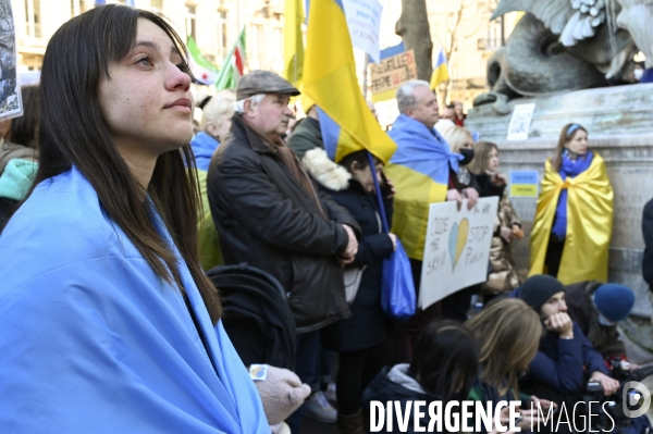 Guerre en UKRAINE. Rassemblement à Paris contre l invasion RUSSE en UKRAINE. Le 27.02.2022. Conflict in Ukraine. People protest against Russia s military invasion of Ukraine.