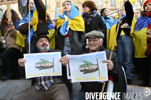 Guerre en UKRAINE. Rassemblement à Paris contre l invasion RUSSE en UKRAINE. Le 27.02.2022. Conflict in Ukraine. People protest against Russia s military invasion of Ukraine.