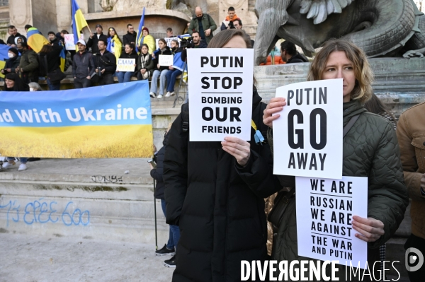 Guerre en UKRAINE. Rassemblement à Paris contre l invasion RUSSE en UKRAINE. Le 27.02.2022. Conflict in Ukraine. People protest against Russia s military invasion of Ukraine.