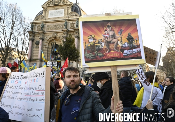 Guerre en UKRAINE. Rassemblement à Paris contre l invasion RUSSE en UKRAINE. Le 27.02.2022. Conflict in Ukraine. People protest against Russia s military invasion of Ukraine.