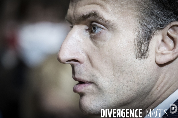 Emmanuel Macron inaugure le Salon International de l Agriculture.