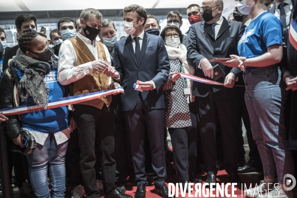 Emmanuel Macron inaugure le Salon International de l Agriculture.