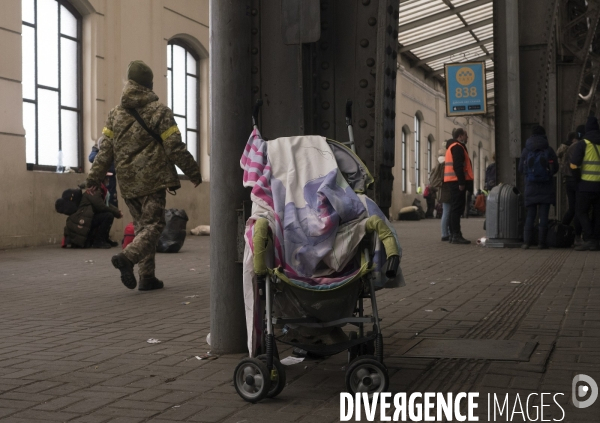 Réfugiés fuient l Ukraine