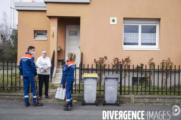 Distribution d eau en bouteilles a pont-saint-maxence suite a une pollution bacterienne dans l eau du robinet.