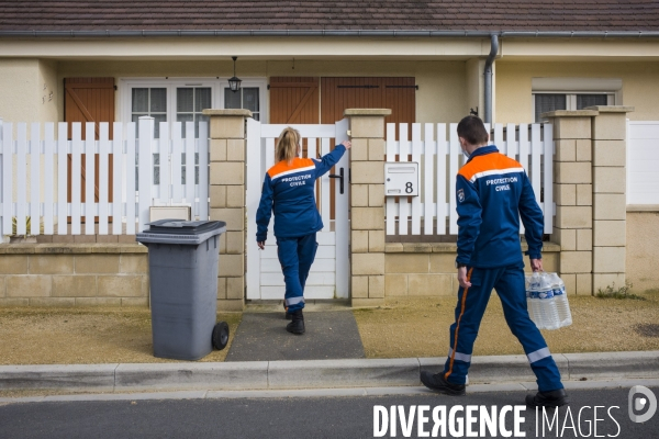 Distribution d eau en bouteilles a pont-saint-maxence suite a une pollution bacterienne dans l eau du robinet.