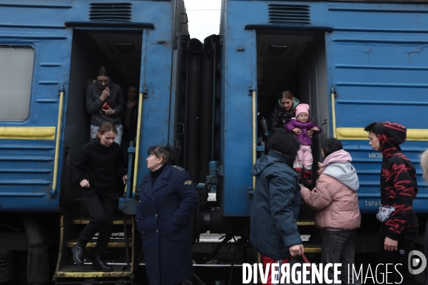 Ukraine Lviv Arrivée des déplacés de Kharkiv