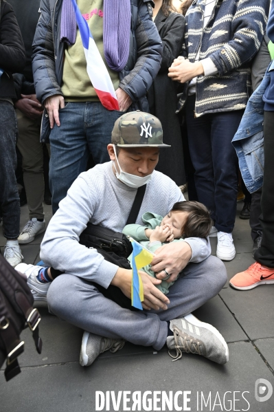 Guerre en UKRAINE. Les enfants au rassemblement pour la paix, à Paris. Contre l invasion RUSSE en UKRAINE. Le 05.03.2022. Conflict in Ukraine. People protest against Russia s military invasion of Ukraine.