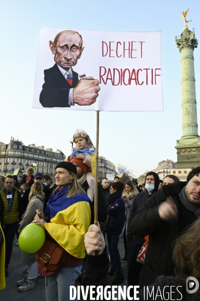 Guerre en UKRAINE. Les enfants au rassemblement pour la paix, à Paris. Contre l invasion RUSSE en UKRAINE. Le 05.03.2022. Conflict in Ukraine. People protest against Russia s military invasion of Ukraine.