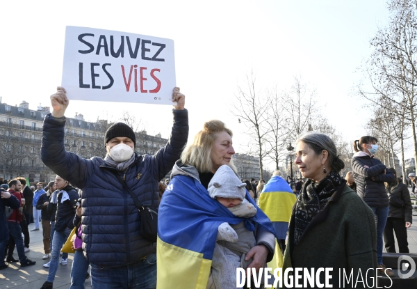 Guerre en UKRAINE. Les enfants au rassemblement pour la paix, à Paris. Contre l invasion RUSSE en UKRAINE. Le 05.03.2022. Conflict in Ukraine. People protest against Russia s military invasion of Ukraine.