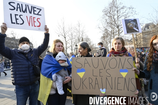 Guerre en UKRAINE. Les enfants au rassemblement pour la paix, à Paris. Contre l invasion RUSSE en UKRAINE. Le 05.03.2022. Conflict in Ukraine. People protest against Russia s military invasion of Ukraine.