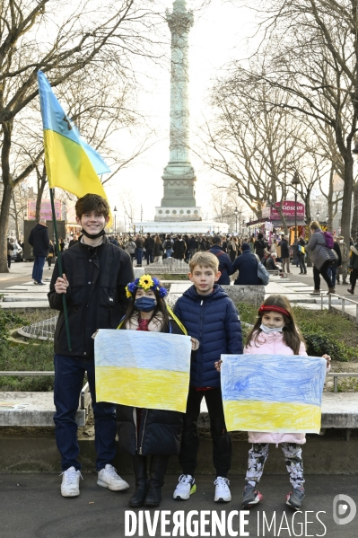 Guerre en UKRAINE. Les enfants au rassemblement pour la paix, à Paris. Contre l invasion RUSSE en UKRAINE. Le 05.03.2022. Conflict in Ukraine. People protest against Russia s military invasion of Ukraine.