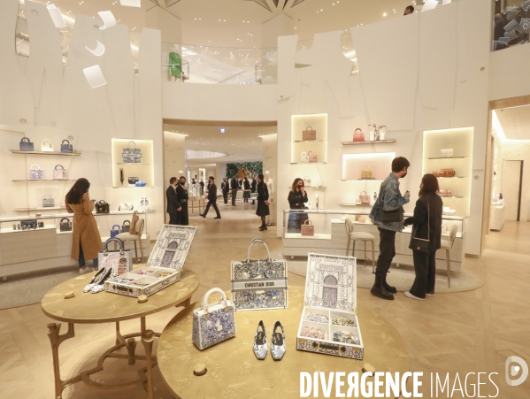 Ouverture de la nouvelle boutique dior 30 rue montaigne