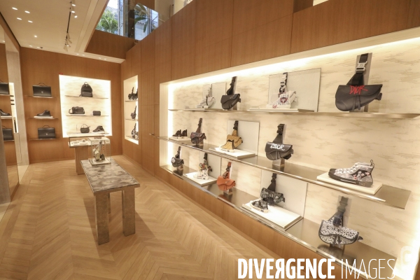 Ouverture de la nouvelle boutique dior 30 rue montaigne