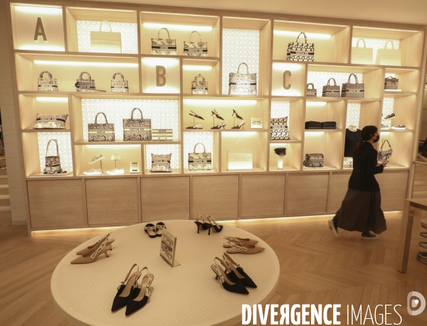 Ouverture de la nouvelle boutique dior 30 rue montaigne