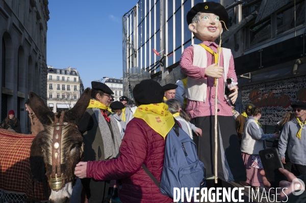 2022 ovins déscendent les Champs Elysées