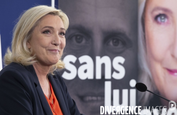 Conférence de presse de Marine Le PEN sur l école