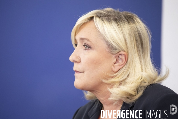 Conférence de presse de Marine Le PEN sur l école