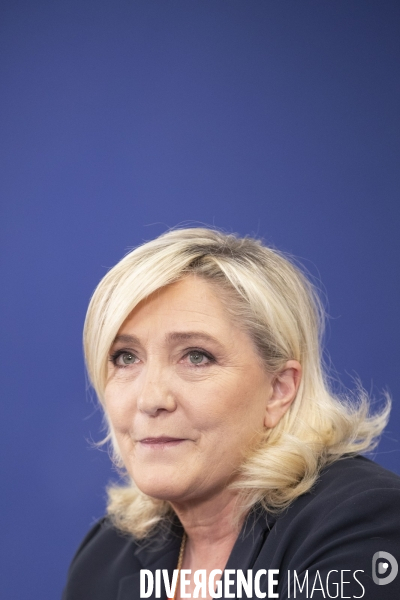 Conférence de presse de Marine Le PEN sur l école