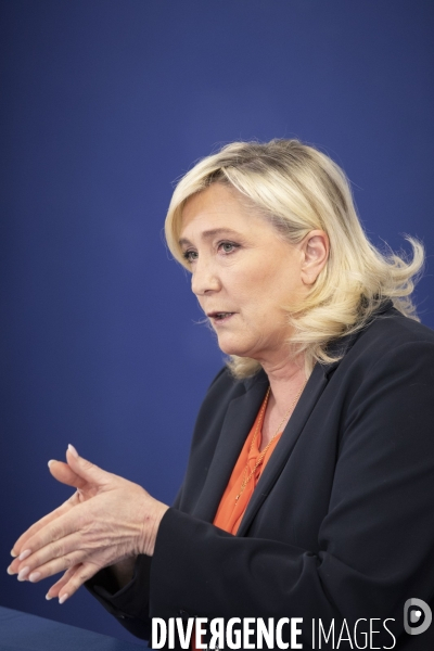 Conférence de presse de Marine Le PEN sur l école