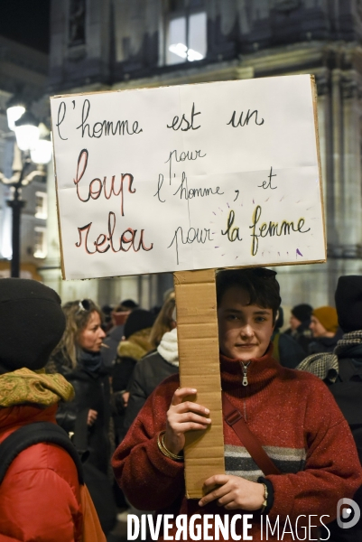 Marche de nuit féministe à Paris, pour les droits des femmes. la Journée internationale des droits des femmes, le 8 Mars 2022. International women sday in Paris.