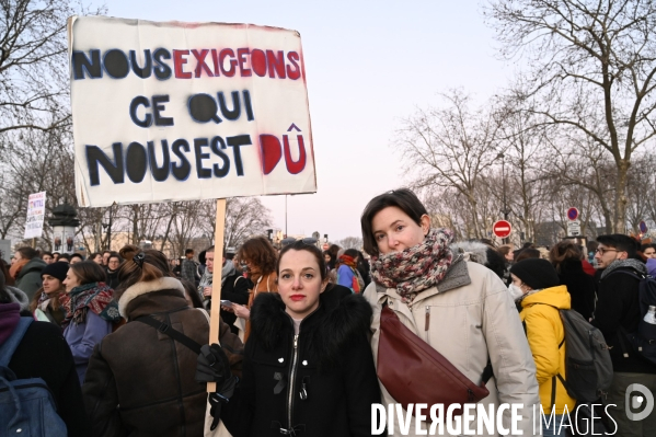 Marche de nuit féministe à Paris, pour les droits des femmes. la Journée internationale des droits des femmes, le 8 Mars 2022. International women sday in Paris.