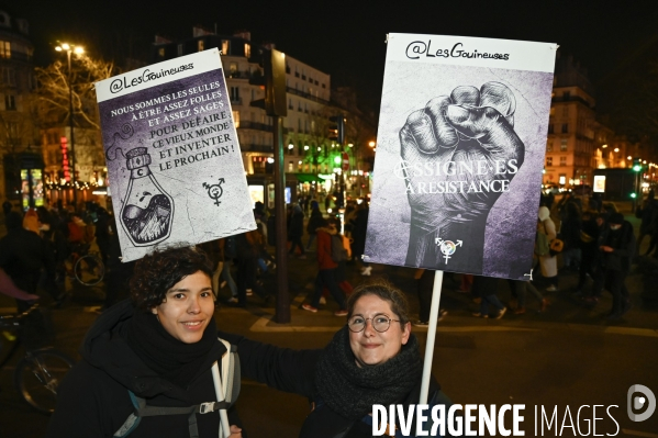 Marche de nuit féministe à Paris, pour les droits des femmes. la Journée internationale des droits des femmes, le 8 Mars 2022. International women sday in Paris.