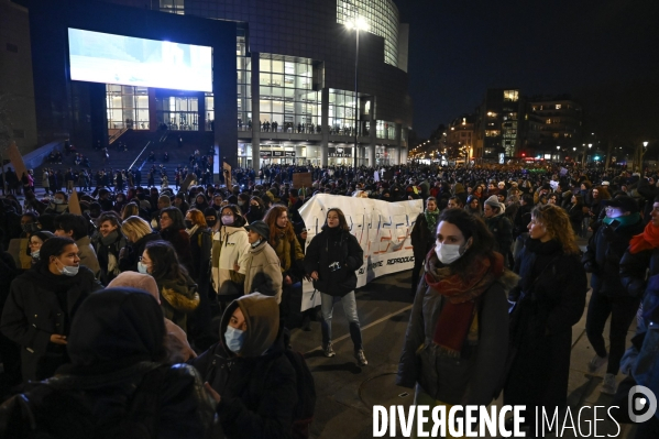 Marche de nuit féministe à Paris, pour les droits des femmes. la Journée internationale des droits des femmes, le 8 Mars 2022. International women sday in Paris.