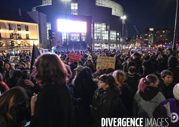 Marche de nuit féministe à Paris, pour les droits des femmes. la Journée internationale des droits des femmes, le 8 Mars 2022. International women sday in Paris.