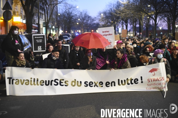 Marche de nuit féministe à Paris, pour les droits des femmes. la Journée internationale des droits des femmes, le 8 Mars 2022. International women sday in Paris.