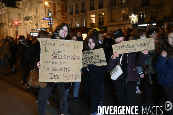 Marche de nuit féministe à Paris, pour les droits des femmes. la Journée internationale des droits des femmes, le 8 Mars 2022. International women sday in Paris.