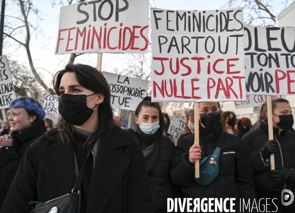 Marche de nuit féministe à Paris, pour les droits des femmes. la Journée internationale des droits des femmes, le 8 Mars 2022. International women sday in Paris.