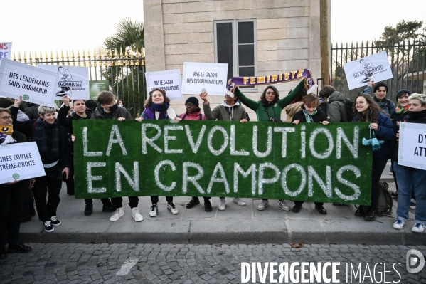 Marche de nuit féministe à Paris, pour les droits des femmes. la Journée internationale des droits des femmes, le 8 Mars 2022. International women sday in Paris.