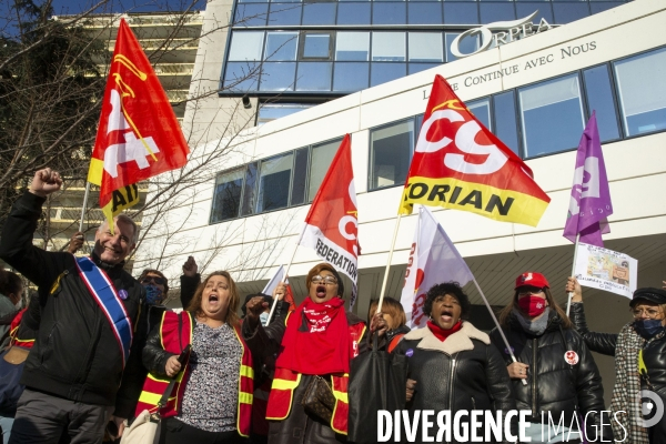 Rassemblement des grévistes des EHPAD Orpea et Korian.