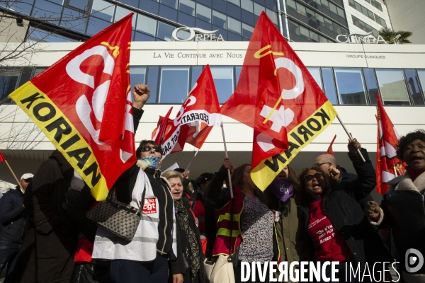 Rassemblement des grévistes des EHPAD Orpea et Korian.