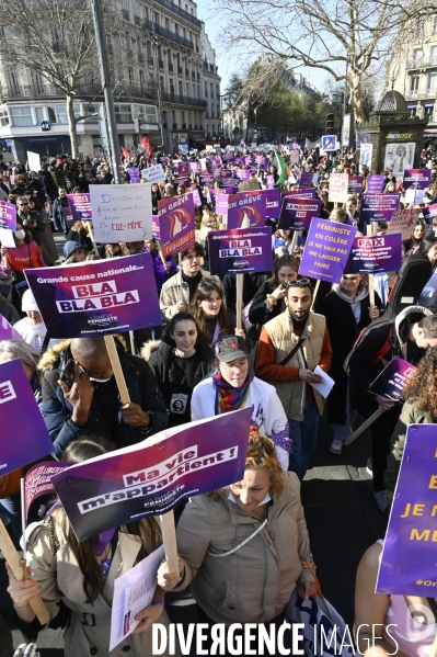 Manifestation pour La Journée internationale des droits des femmes, le 8 Mars 2022. International women sday in Paris.