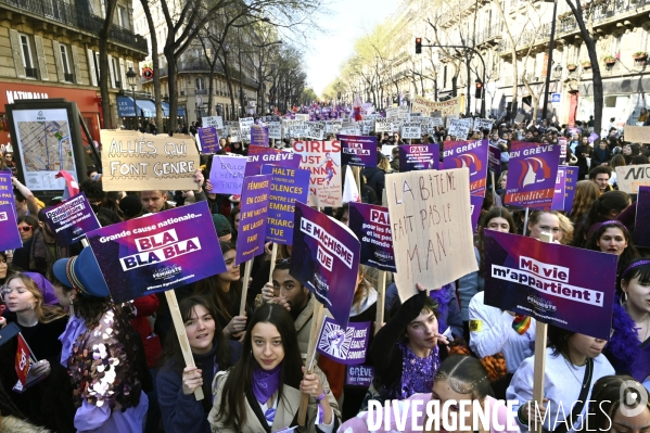 Manifestation pour La Journée internationale des droits des femmes, le 8 Mars 2022. International women sday in Paris.