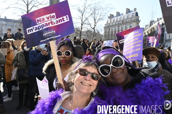 Manifestation pour La Journée internationale des droits des femmes, le 8 Mars 2022. International women sday in Paris.