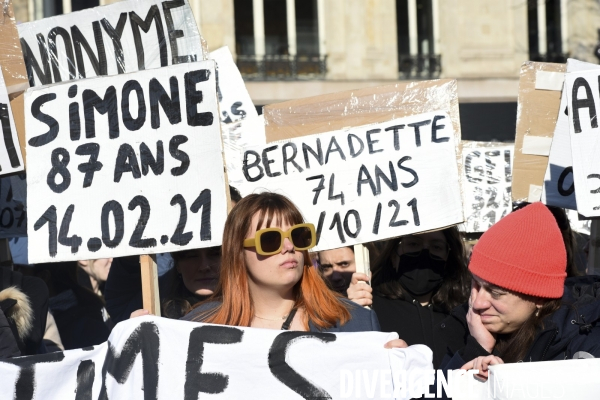 Manifestation pour La Journée internationale des droits des femmes, le 8 Mars 2022. International women sday in Paris.