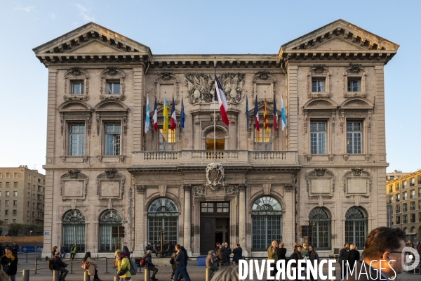 Soutien à l Ukraine devant la Mairie de Marseille