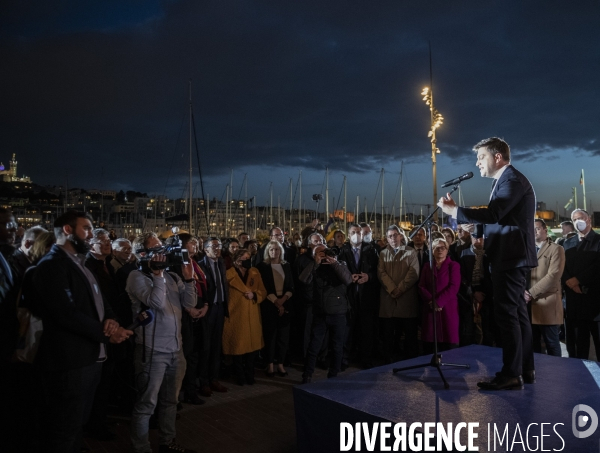 Soutien à l Ukraine devant la Mairie de Marseille