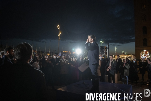 Soutien à l Ukraine devant la Mairie de Marseille