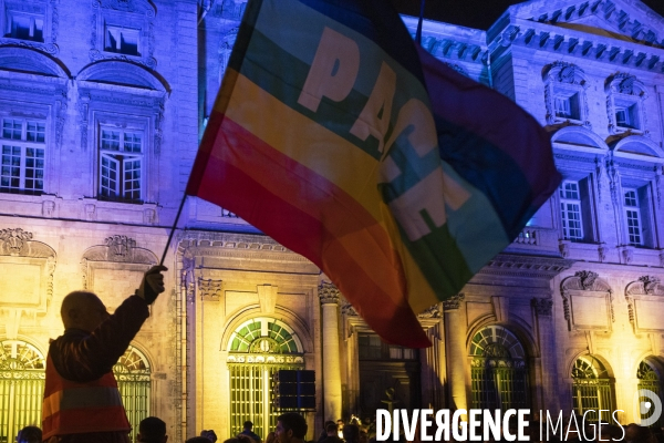 Soutien à l Ukraine devant la Mairie de Marseille