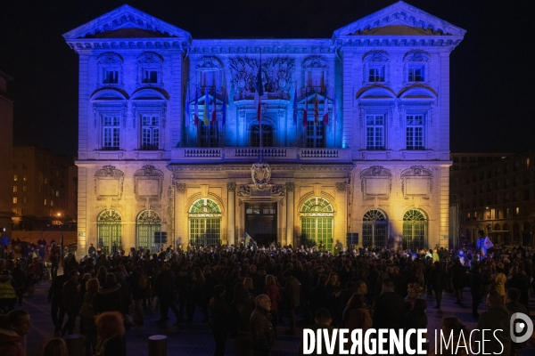 Soutien à l Ukraine devant la Mairie de Marseille